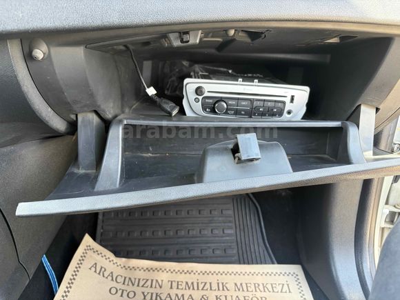 SAHİBİNDEN DEĞİŞENSİZ MEGANE 3 1.5 DİZEL TOUCH PLUS AİLE ARACI