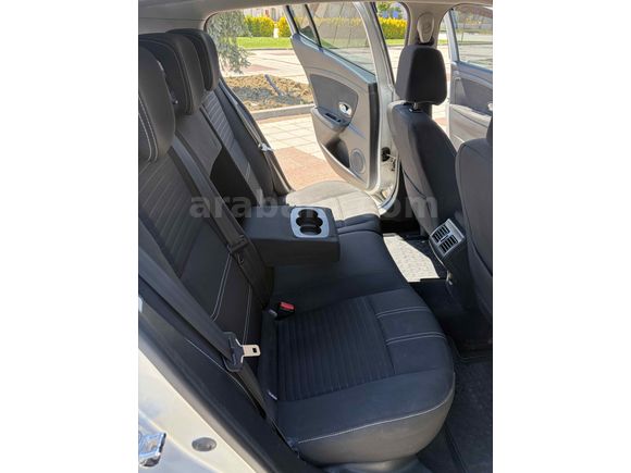 SAHİBİNDEN DEĞİŞENSİZ MEGANE 3 1.5 DİZEL TOUCH PLUS AİLE ARACI