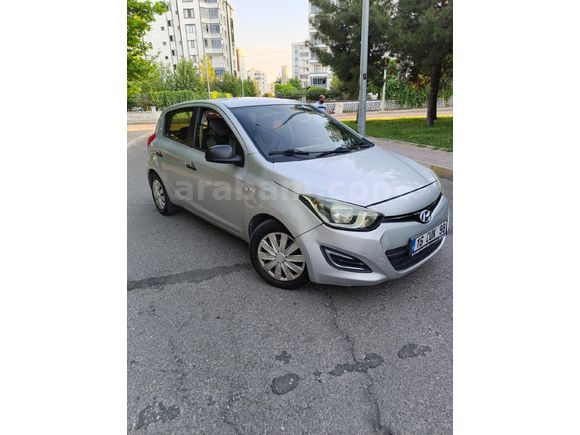 Sahibinden Hyundai i20 1.4 CRDi Elite 2013 Model  25000 km Gri