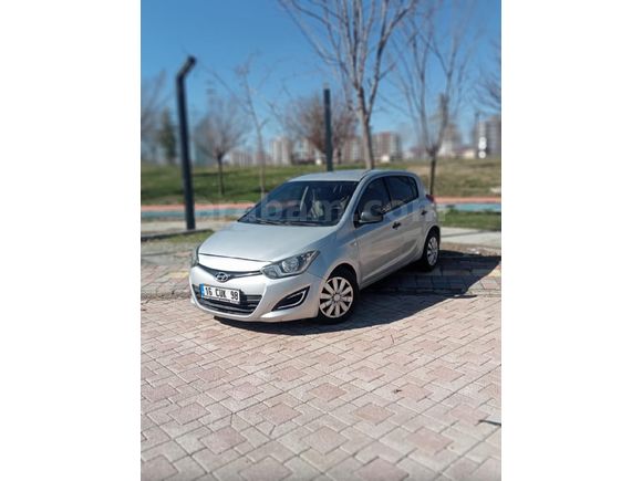 Sahibinden Hyundai i20 1.4 CRDi Elite 2013 Model  25000 km Gri