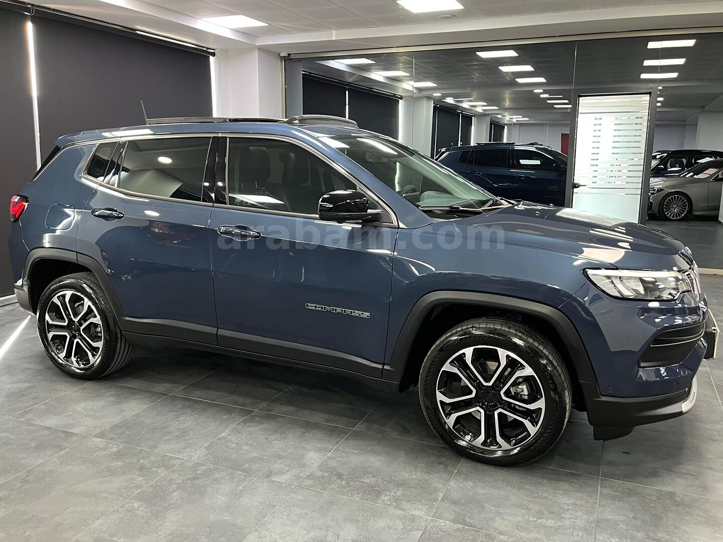 Galeriden Jeep Compass 1.5 Hybrid Limited 2025 Model İstanbul 19.999 km Mavi 2