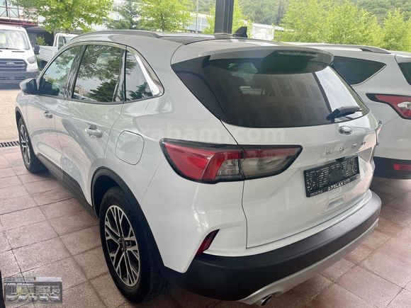 2022 KUGA TİTANİUM DİZEL OTOMATİK BOYASIZ_TRAMERSİZ 76 BİN KM...