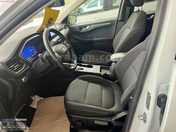 2022 KUGA TİTANİUM DİZEL OTOMATİK BOYASIZ_TRAMERSİZ 76 BİN KM...