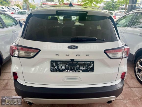 2022 KUGA TİTANİUM DİZEL OTOMATİK BOYASIZ_TRAMERSİZ 76 BİN KM...