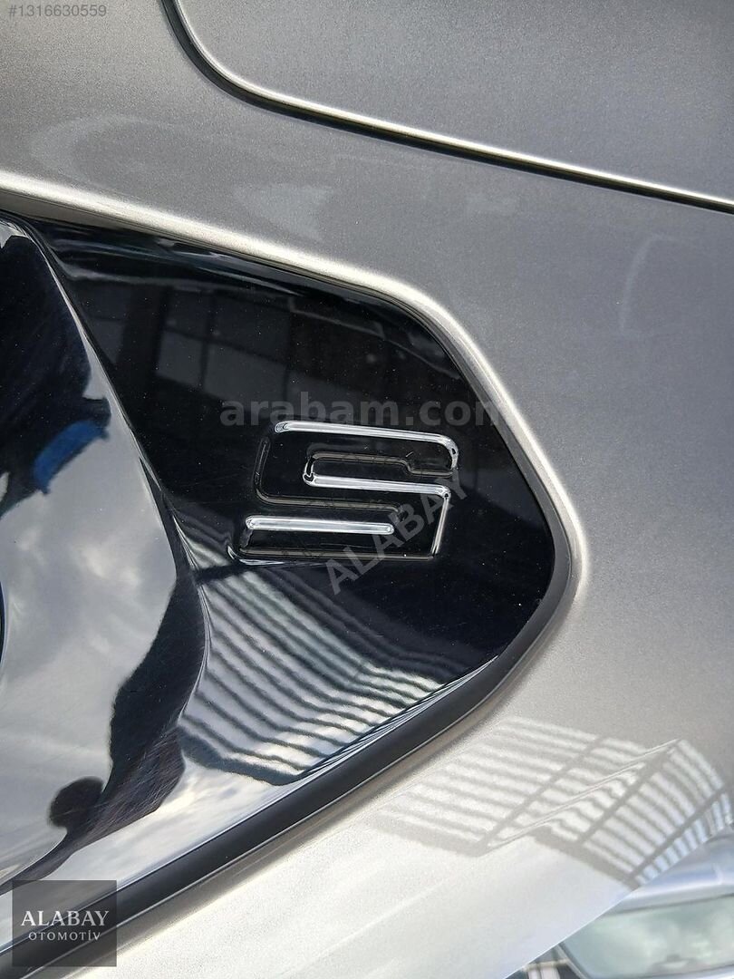 Galeriden BMW 5 Serisi 520i M Sport 2025 Model Ankara 37.800 km Gri 6