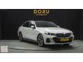 DORU'DAN HATASIZ 2025 BMW 520İ M SPORT - BEYAZ/KIRMIZI