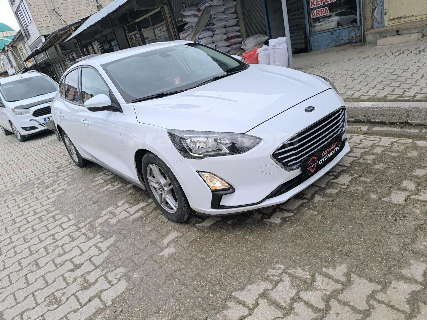 Galeriden Ford Focus 1.5 TDCi Trend X 2020 Model Van 240.000 km Beyaz 3