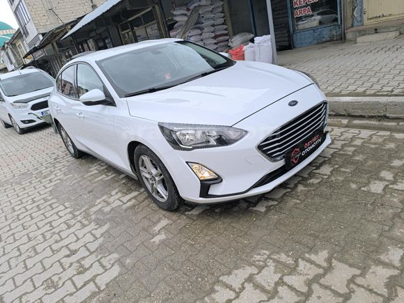 ÖZYİĞİT OTOMOTİV den Ford Focus 1.5 TDCi Trend X 2020 Model Van