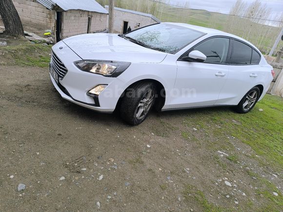 ÖZYİĞİT OTOMOTİV den Ford Focus 1.5 TDCi Trend X 2020 Model Van