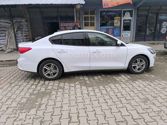 ÖZYİĞİT OTOMOTİV den Ford Focus 1.5 TDCi Trend X 2020 Model Van