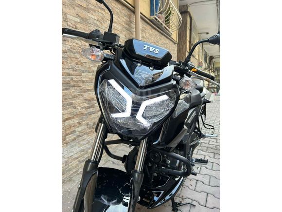 Jelatinleri üzerinde TVS Raider 125 (24 KM) 