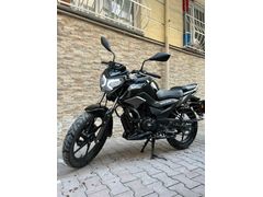 Jelatinleri üzerinde TVS Raider 125 (24 KM) 