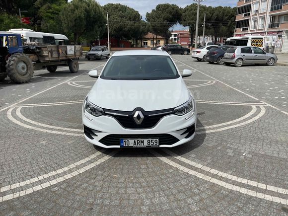 Sahibinden Renault Megane 1.3 TCe Joy 2021 Model 