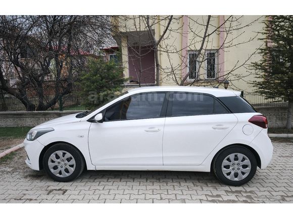 Boyasız OTOMATİK Hyundai İ20 1.4 MPI Jump paket