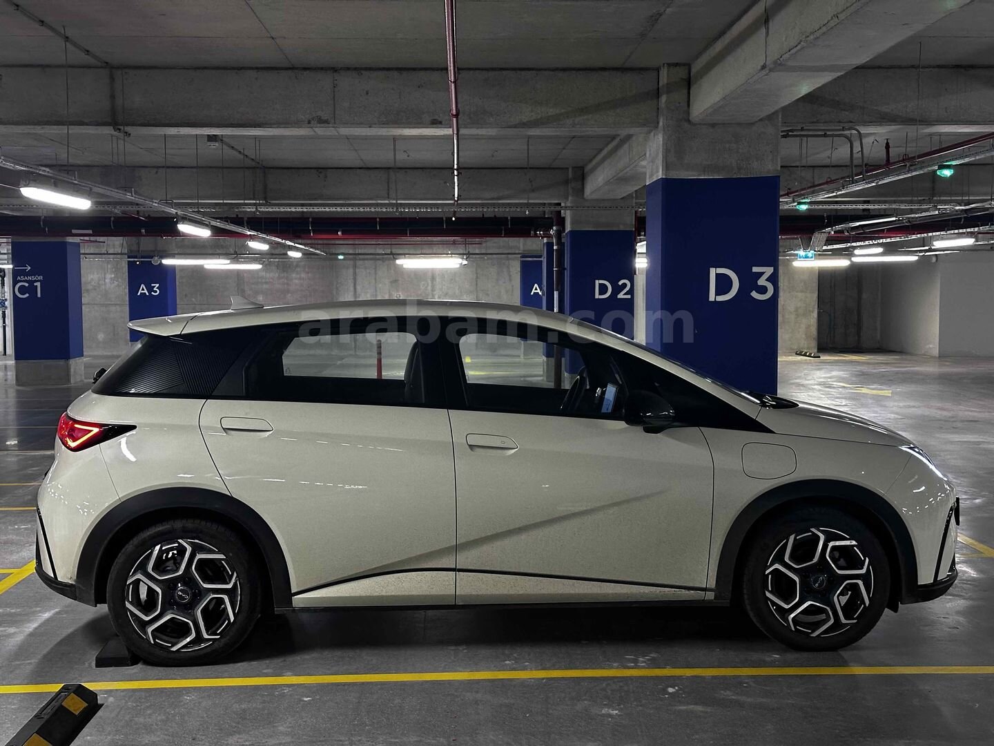 Sahibinden BYD Dolphin Comfort 2025 Model İstanbul 24.900 km Beyaz 2