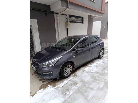 Sahibinden Kia Ceed 1.4 MPI Live 2017 Model