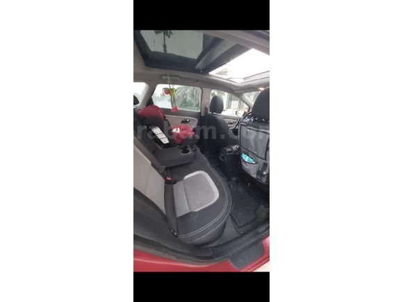 Sahibinden Kia Ceed 1.6 CRDi Premium SW 2013 Model