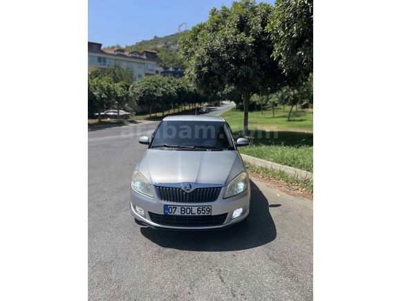 Sahibinden Skoda Fabia 1.4 Ambiente Dynamic 2011 Model 