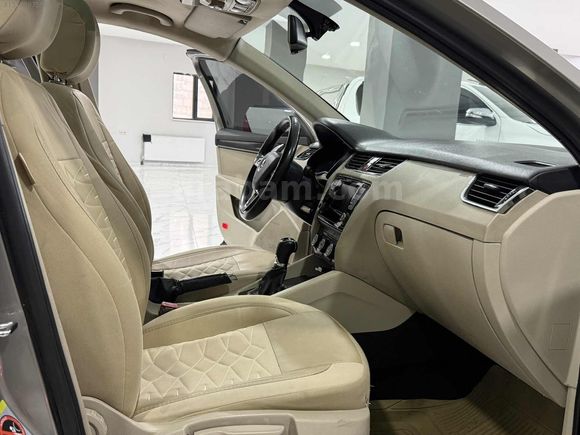 ÖZ ZİRVE MOTORS'DAN SATILIK OCTAVİA ELEGANCE CR