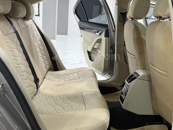 ÖZ ZİRVE MOTORS'DAN SATILIK OCTAVİA ELEGANCE CR