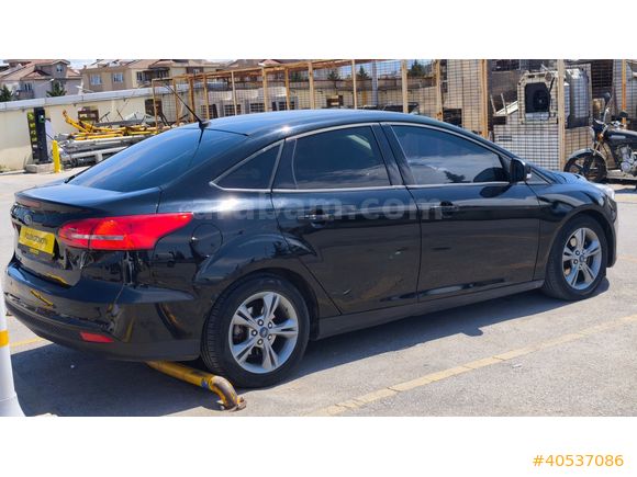 FORD FOCUS 1.5 TDCI Trend X