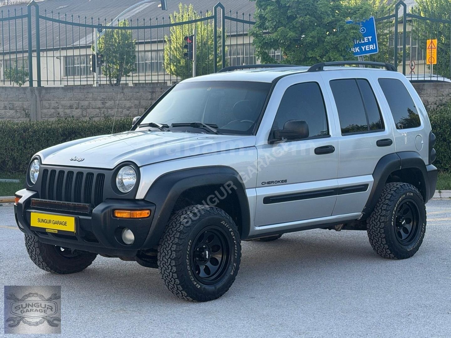 Galeriden Jeep Cherokee 3.7 Limited 2005 Model Eskişehir 98.000 km Gri 4