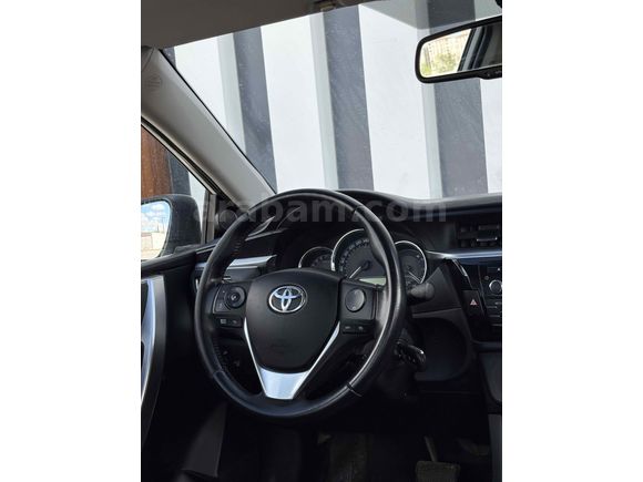 Toyota Corolla 1.6 Advance Otomatik 