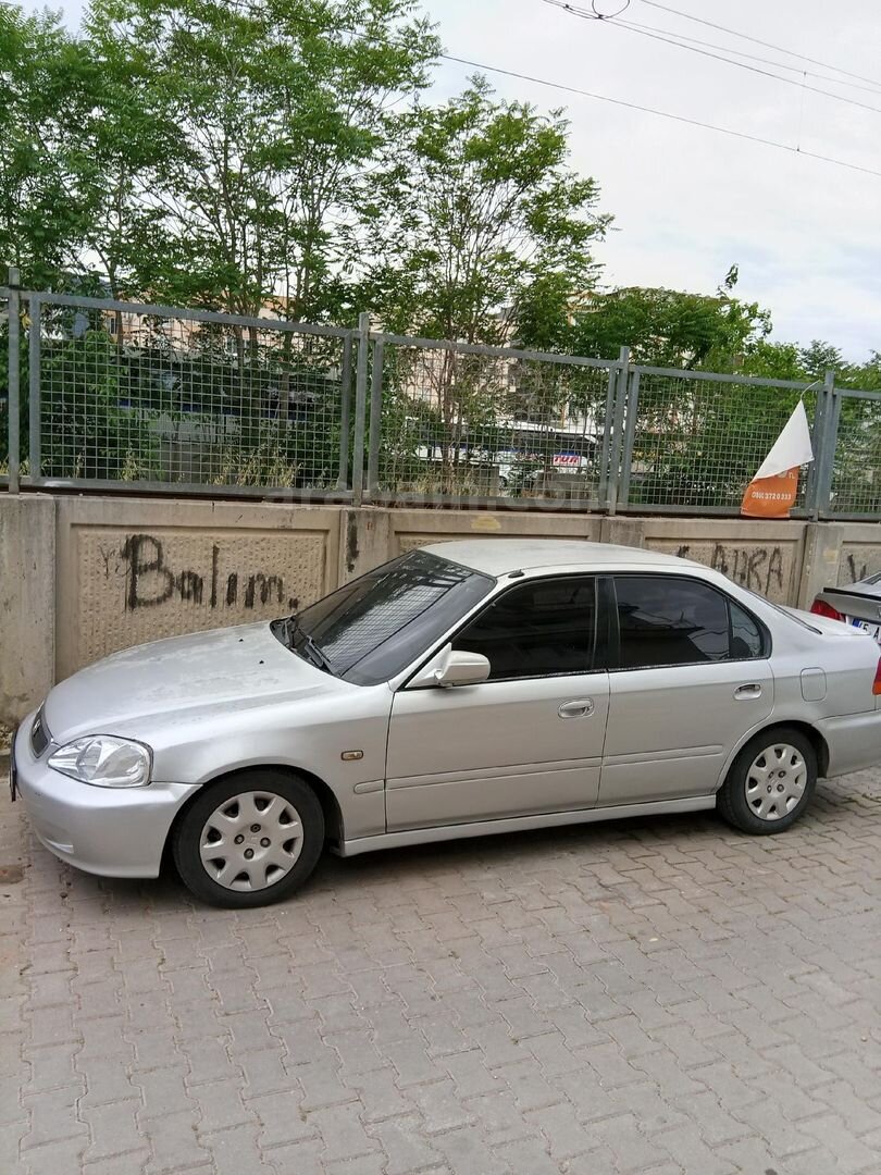 Sahibinden Honda Civic 1.4 S 2001 Model Manisa 360.000 km Gri (Gümüş) 3