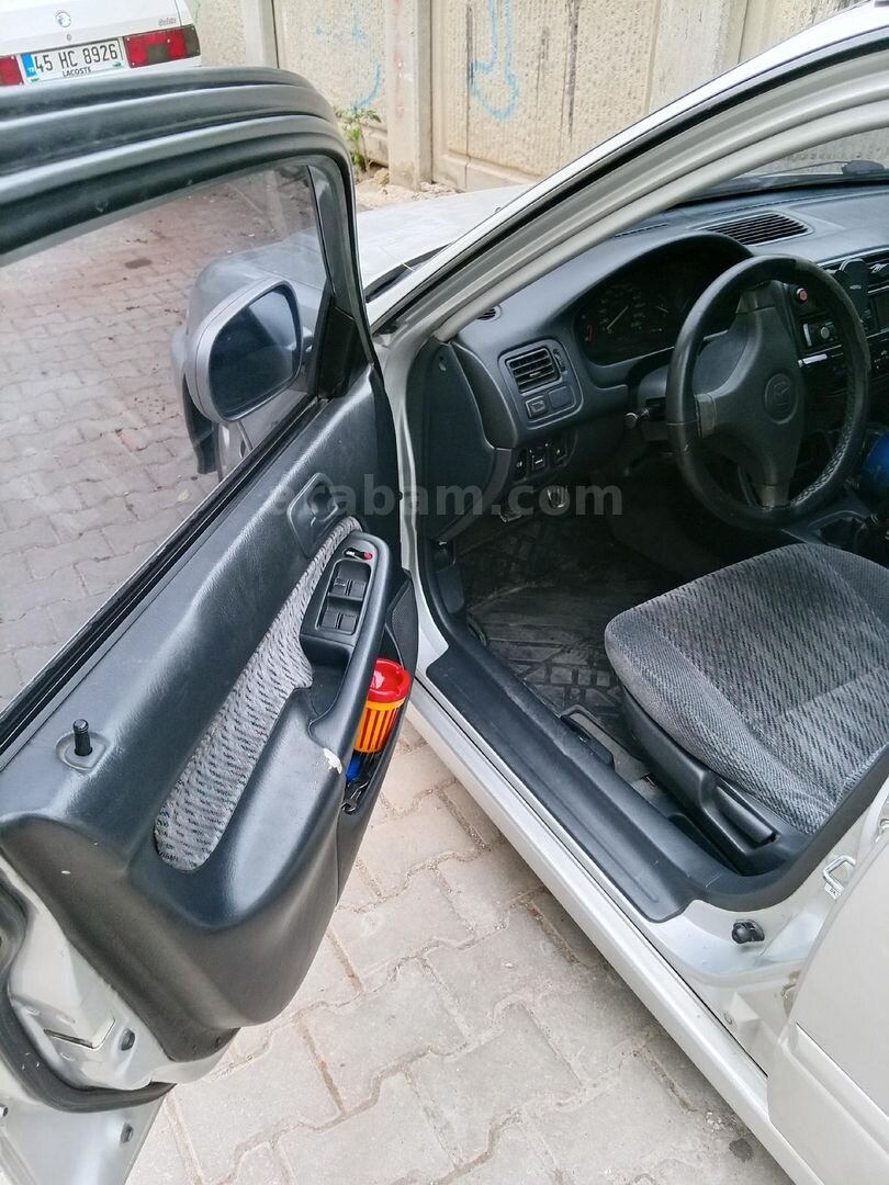 Sahibinden Honda Civic 1.4 S 2001 Model Manisa 360.000 km Gri (Gümüş) 4