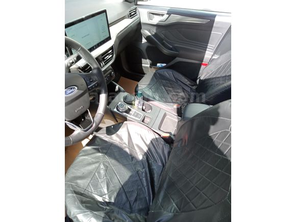 ACİL satılık sunrof ve kış paketli hasarsız servis bakımlı focus l