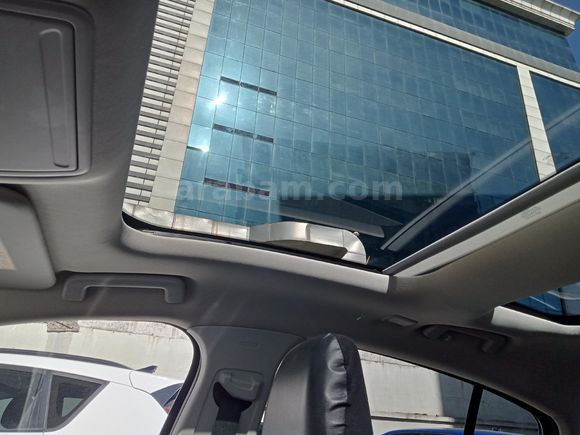 ACİL satılık sunrof ve kış paketli hasarsız servis bakımlı focus l