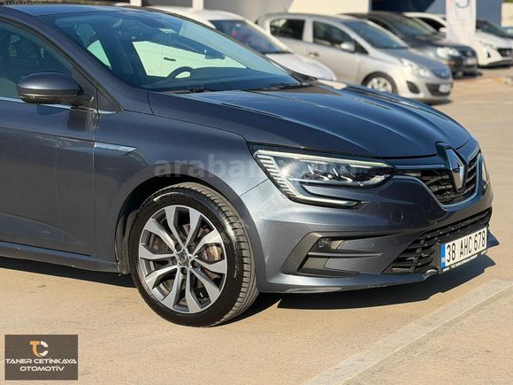 2022 MEGANE İCON HATASIZ 74.000 KM SERVİS BAKIMLI