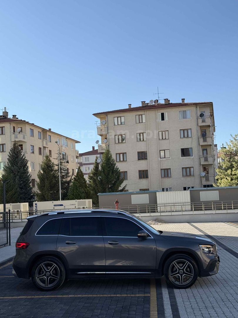 Mercedes - Benz GLB 200 AMG 4Matic HATASIZ FUL SERVİS BAKIMLI 4