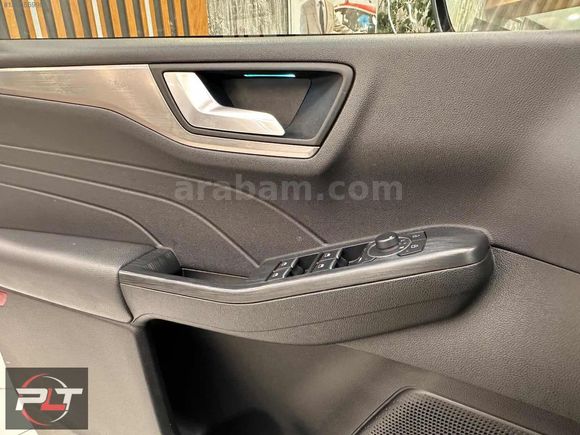 POLAT'TAN 2023 MODEL FORD KUGA TITANIUM CAM TAVAN 15 DK KREDİ