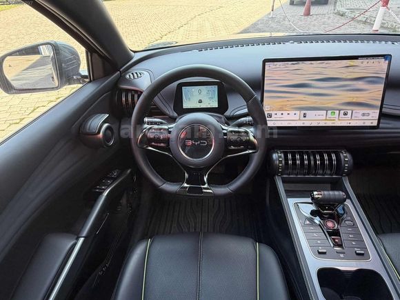 2025 MODEL ATTO 3