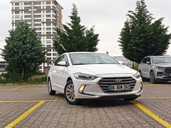 Sahibinden Hyundai Elantra 1.6 D-CVVT Style 2016 Model  95.000 km Beyaz (Aile Aracı)
