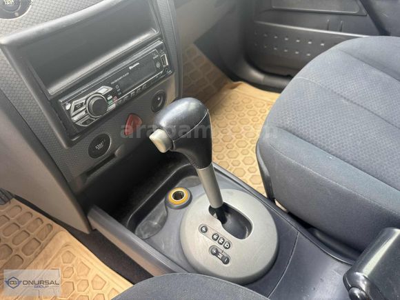 ONURSAL'DAN 2004 MEGANE 1.6 DYNAMİQUE, OTOMATİK, DÜŞÜK KM