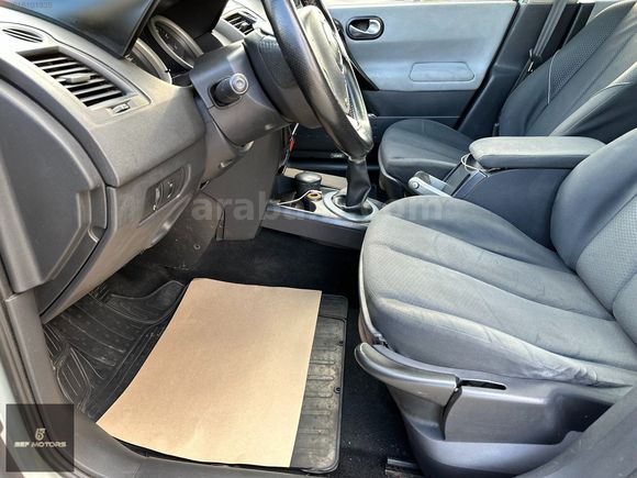 BEF MOTORS 2004 RENAULT MEGANE 1.6 DYNAMİQUE DEĞİŞENSİZ TAM DOLU