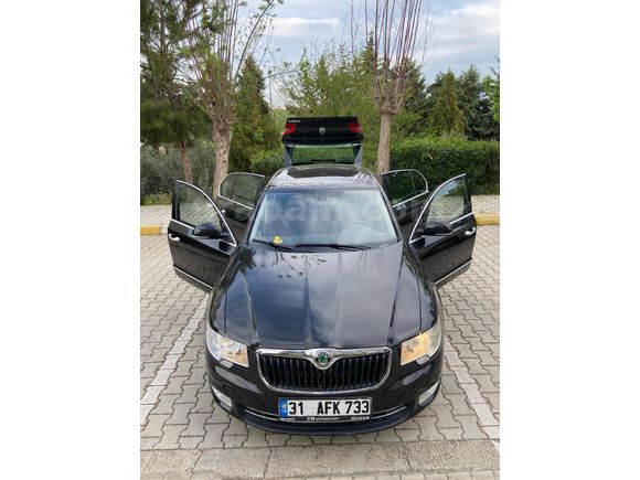 Sahibinden Skoda SuperB 1.4 TSI Comfort 2009 Model  281.000 km Siyah