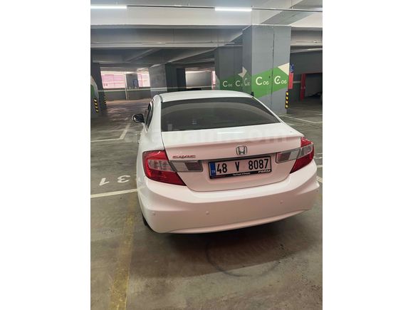 Sahibinden Honda Civic 1.6i VTEC Elegance 2013 Model 