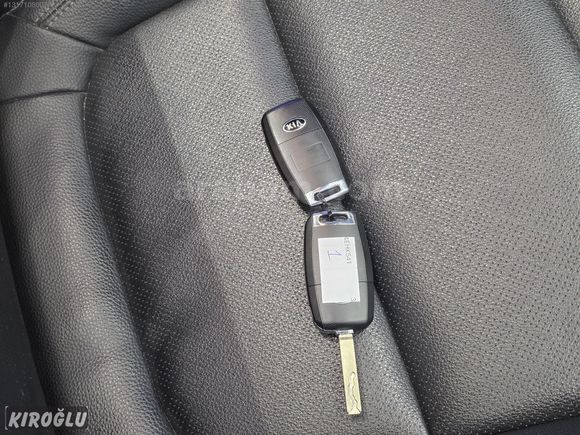 2020 MODEL KIA STONIC ELEGANCE KONFOR OTM. CAM TAVAN DERİ KOLTUK