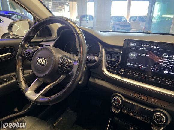 2020 MODEL KIA STONIC ELEGANCE KONFOR OTM. CAM TAVAN DERİ KOLTUK