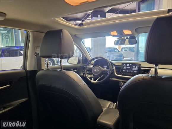 2020 MODEL KIA STONIC ELEGANCE KONFOR OTM. CAM TAVAN DERİ KOLTUK