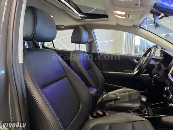 2020 MODEL KIA STONIC ELEGANCE KONFOR OTM. CAM TAVAN DERİ KOLTUK