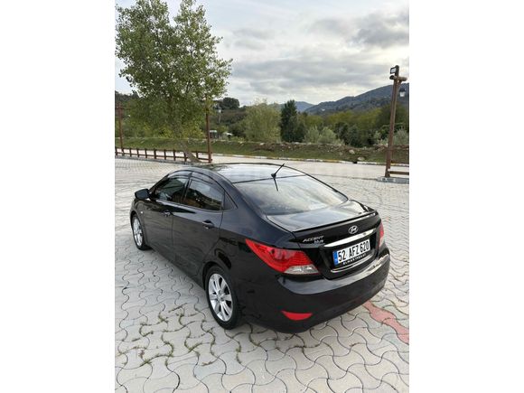 Sahibinden Hyundai Accent Blue 1.4 D-CVVT Mode Plus 2015 Model 