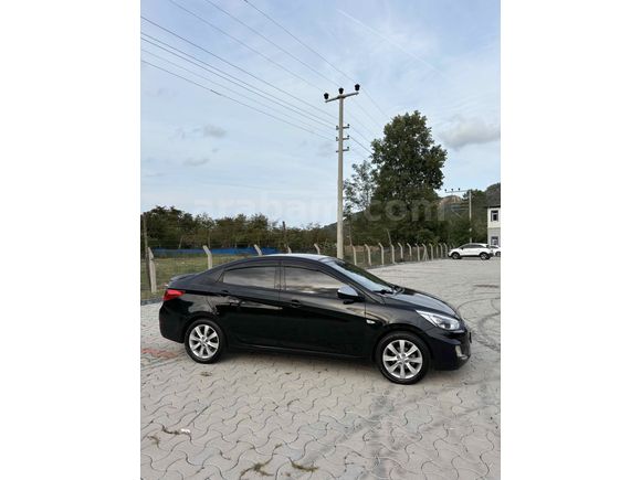 Sahibinden Hyundai Accent Blue 1.4 D-CVVT Mode Plus 2015 Model 