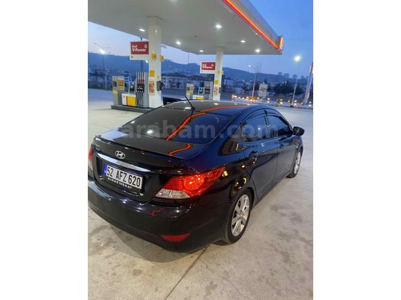 Sahibinden Hyundai Accent Blue 1.4 D-CVVT Mode Plus 2015 Model 