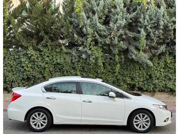 Sahibinden Honda Civic 1.6i VTEC Eco Elegance 2014 Model 