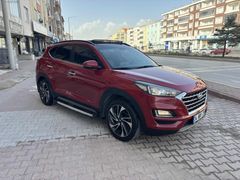 TANIK KARDEŞLERDEN BAKIMLI HATASIZ BOYASIZ TUCSON DİZEL