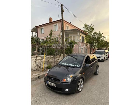 Sahibinden Ford Fiesta MK6.5 1.4 TDCi Comfort 2006 Model Tramersiz Hasar Kayıtsız Extralı!